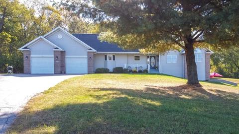 879 Equestrian Pointe Dr, Oregon, IL 61061 photo 3