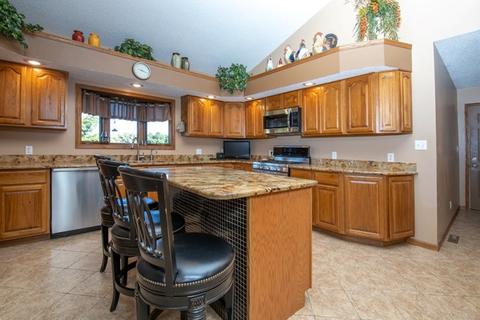 879 Equestrian Pointe Dr, Oregon, IL 61061 photo 9