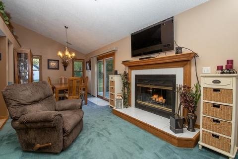 879 Equestrian Pointe Dr, Oregon, IL 61061 photo 6