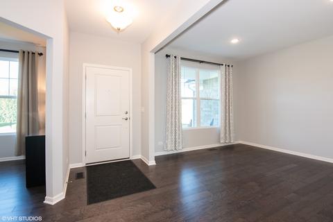 1335 Turfway Ln, Bartlett, IL 60103 photo 4