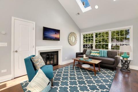 1704 Maple Ave, Northbrook, IL 60062 photo 3