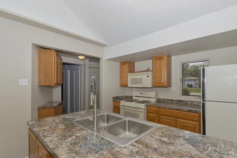 4918 Parkview Dr, Mccullom Lake, IL 60050 photo 12