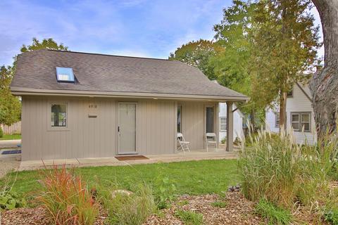 4918 Parkview Dr, Mccullom Lake, IL 60050 photo 1