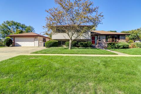 104 Valley St, Bartlett, IL 60103 photo 2