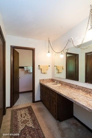 22928 Oakland Dr, Steger, IL 60475 photo 9
