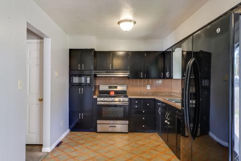 1511 Bunn St, Bloomington, IL 61701 photo 8