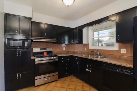 1511 Bunn St, Bloomington, IL 61701 photo 9