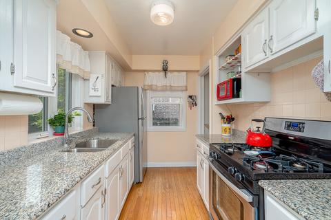 4245 Anna Ave, Lyons, IL 60534 photo 7