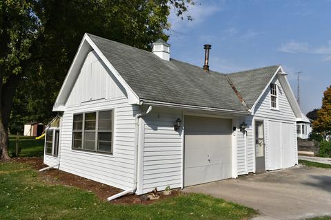 33 E 2nd St, El Paso, IL 61738 photo 32