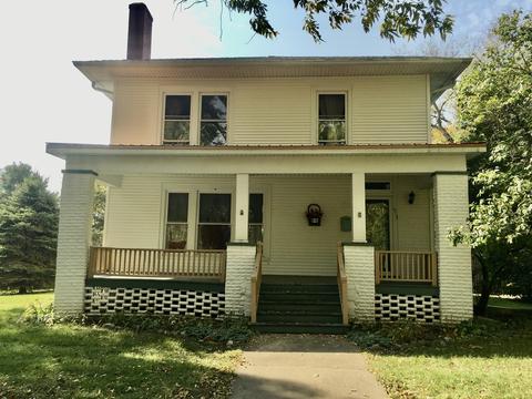 913 Main St, Henry, IL 61537 photo 2