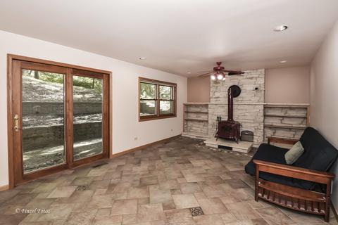 620 Wilmette Ave, East Dundee, IL 60118 photo 10