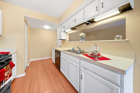 1668 Valley Forge Ct #C, Wheaton, IL 60189 photo 9