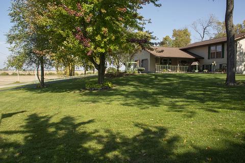 20482 Acker Rd, Fulton, IL 61252 photo 4