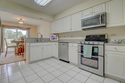 1230 Coldspring Rd, Elgin, IL 60120 photo 3