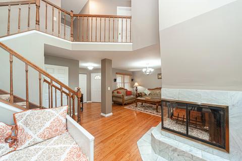 1317 Oakmeadow Ct, Wheeling, IL 60090 photo 4