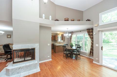 1317 Oakmeadow Ct, Wheeling, IL 60090 photo 3