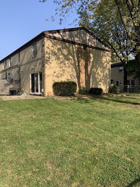 822 Colonial Dr #A, Wheeling, IL 60090 photo 2
