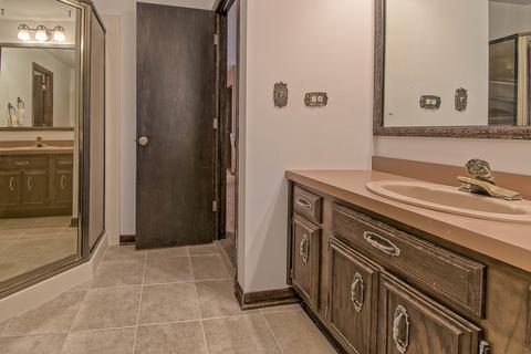 3215 Plum Grove Dr, Rolling Meadows, IL 60008 photo 9