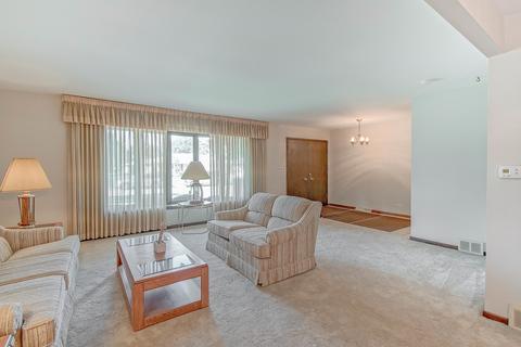3215 Plum Grove Dr, Rolling Meadows, IL 60008 photo 5