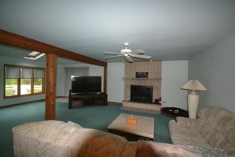1279 Meadow Ln, Elgin, IL 60123 photo 2