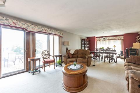 235 N Lyle Ave N, Elgin, IL 60123 photo 3