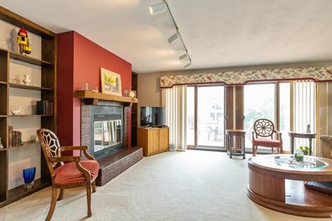 235 N Lyle Ave N, Elgin, IL 60123 photo 2