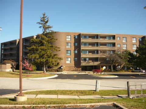 7 E Carriageway Dr #210, Hazel Crest, IL 60429 photo 1