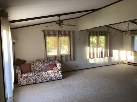 515 E High St, Morris, IL 60450 photo 2