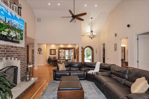 7722 Eleanor Pl, Willowbrook, IL 60527 photo 8