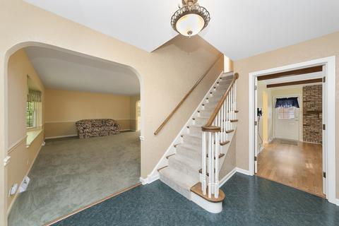 505 N Worth Ave, Elgin, IL 60123 photo 2
