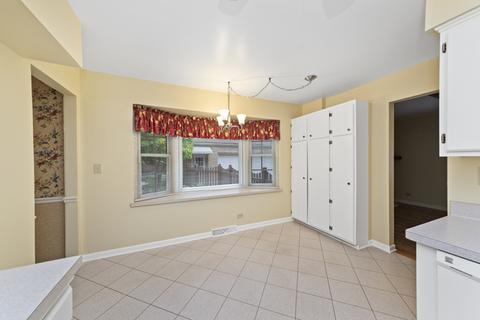 505 N Worth Ave, Elgin, IL 60123 photo 10