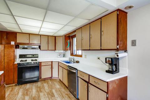 952 Rose Ln, Wheeling, IL 60090 photo 11