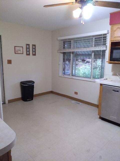 8936 Windsor Ln, Bridgeview, IL 60455 photo 3