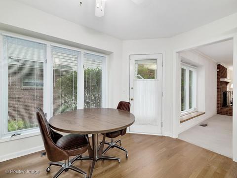 2111 Hallmark Ct, Wheaton, IL 60187 photo 9