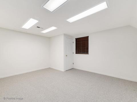 2111 Hallmark Ct, Wheaton, IL 60187 photo 24