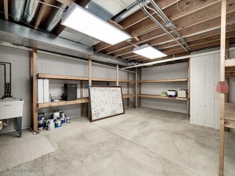 2111 Hallmark Ct, Wheaton, IL 60187 photo 25