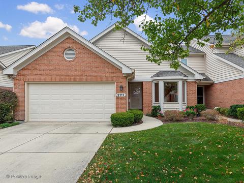 2111 Hallmark Ct, Wheaton, IL 60187 photo 1