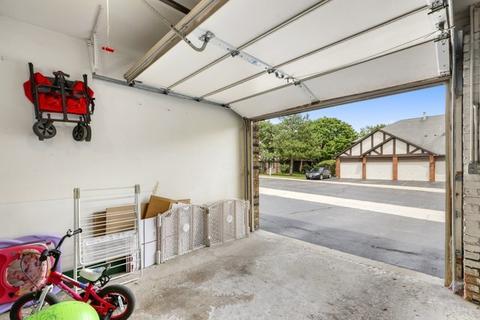 147 Stanhope Dr #B, Willowbrook, IL 60527 photo 15