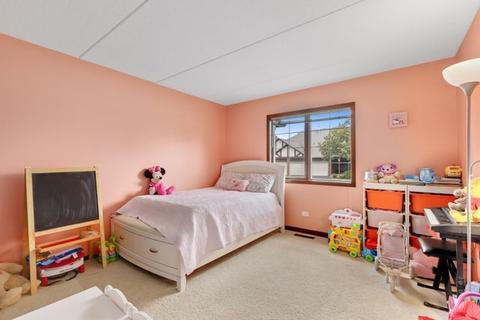 147 Stanhope Dr #B, Willowbrook, IL 60527 photo 10