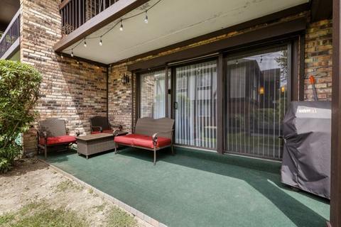 147 Stanhope Dr #B, Willowbrook, IL 60527 photo 13
