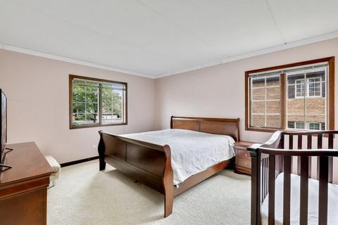 147 Stanhope Dr #B, Willowbrook, IL 60527 photo 7