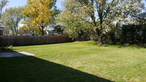 1060 Lancaster Ct, Hoffman Estates, IL 60169 photo 9