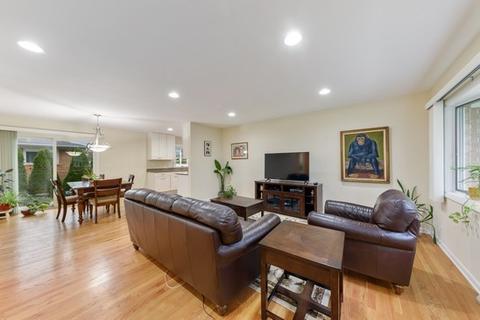 210 W Walnut Ave, Des Plaines, IL 60016 photo 2