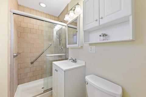 210 W Walnut Ave, Des Plaines, IL 60016 photo 9
