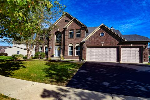 16413 Hidden River Cir, Plainfield, IL 60586 photo 2