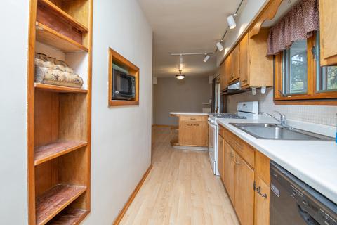 421 E 11th St, Pecatonica, IL 61063 photo 7