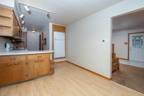 421 E 11th St, Pecatonica, IL 61063 photo 8