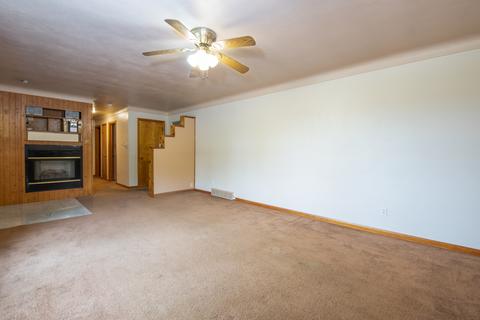 421 E 11th St, Pecatonica, IL 61063 photo 4