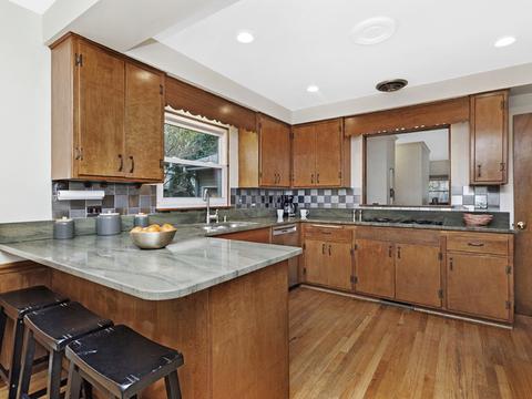 1020 E Willow Ave, Wheaton, IL 60187 photo 4