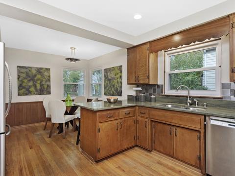 1020 E Willow Ave, Wheaton, IL 60187 photo 5